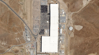 Tesla ha empezado a construir la planta solar sobre el tejado más grande del planeta: su fábrica <em></em>